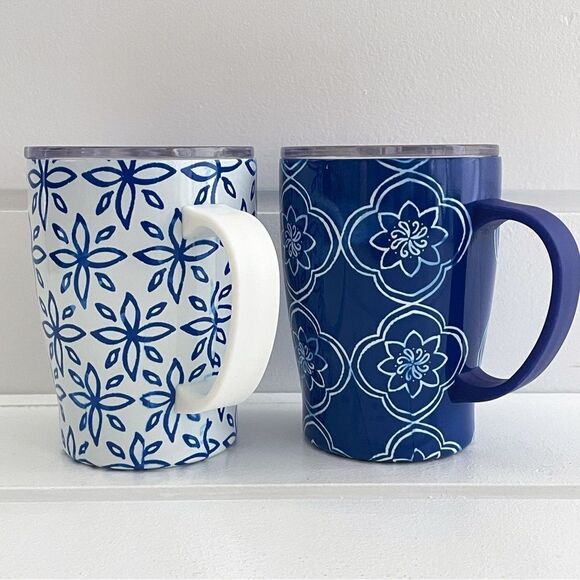 Two Travel Handled Coffee Mugs With Lids - Picture 2 of 4